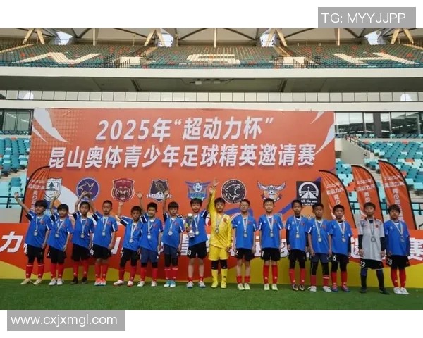 足球明星携手盟宝共创未来助力青少年足球发展与梦想实现 足球明星携手盟宝共创未来助力青少年足球发展与梦想实现